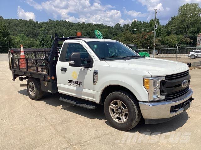Ford F-250 Flatbed / Dropside trucks