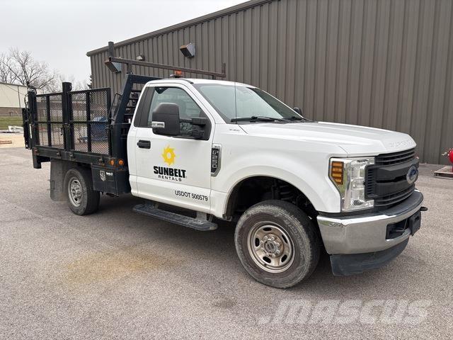 Ford F-250 Flatbed / Dropside trucks