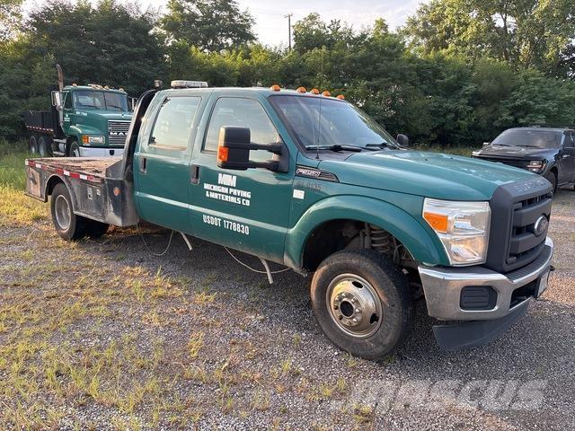 Ford F-350 Flatbed / Dropside trucks