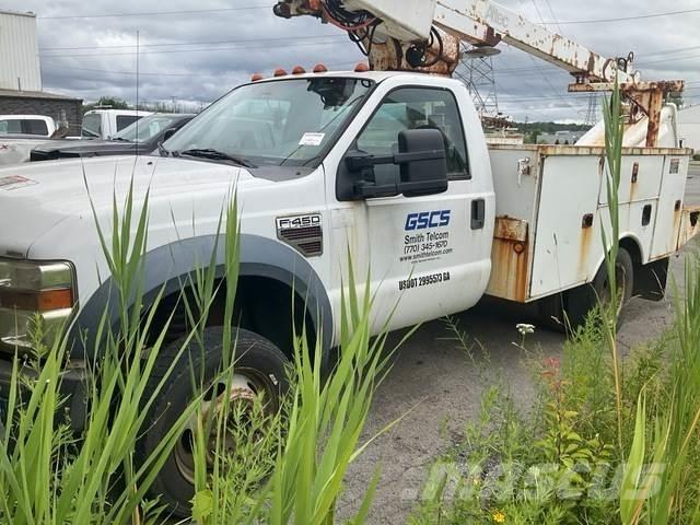 Ford F-450 Truck mounted platforms
