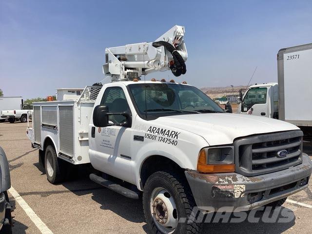 Ford F-450 Truck mounted platforms