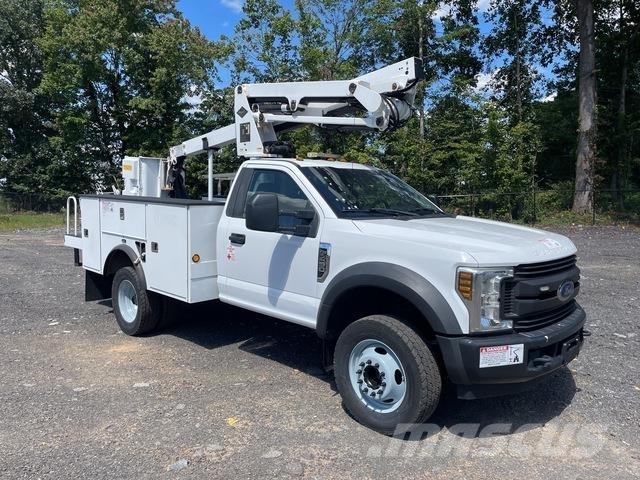 Ford F-450 Truck mounted platforms