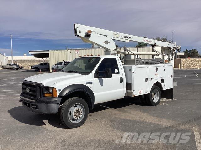 Ford F-450 Truck mounted platforms