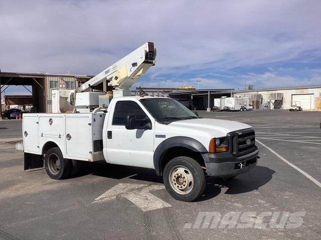 Ford F-450 Truck mounted platforms