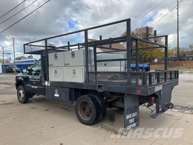 Ford F-450 Flatbed / Dropside trucks