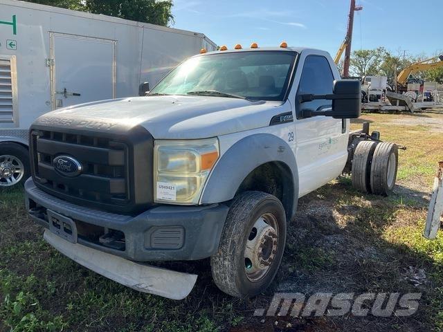 Ford F-450 XL Cabins and interior