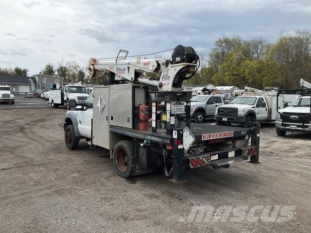 Ford F-550 Flatbed / Dropside trucks