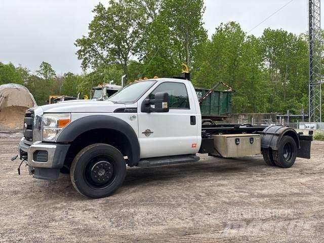 Ford F-550 Hook lift trucks