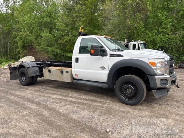 Ford F-550 Hook lift trucks