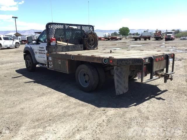 Ford F-550 Flatbed / Dropside trucks