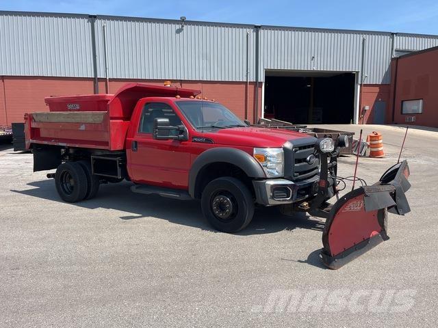 Ford F-550 Snow blades and plows