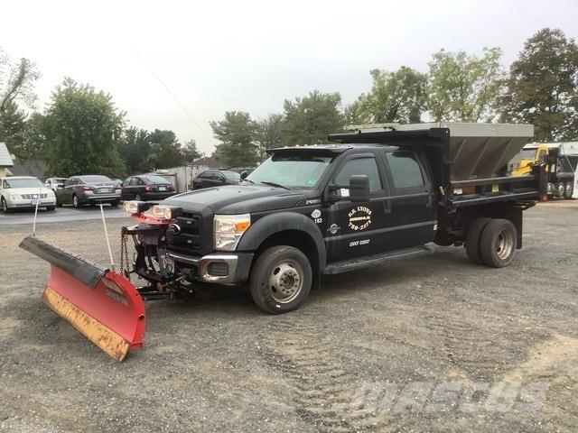 Ford F-550 Snow blades and plows