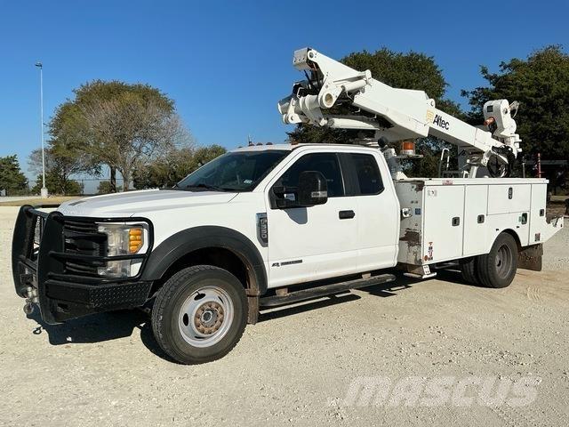 Ford F-550 Truck mounted platforms