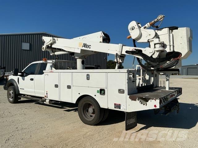 Ford F-550 Truck mounted platforms