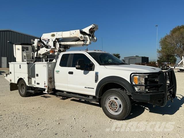 Ford F-550 Truck mounted platforms