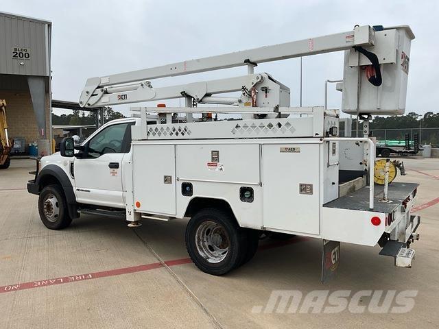Ford F-550 Truck mounted platforms