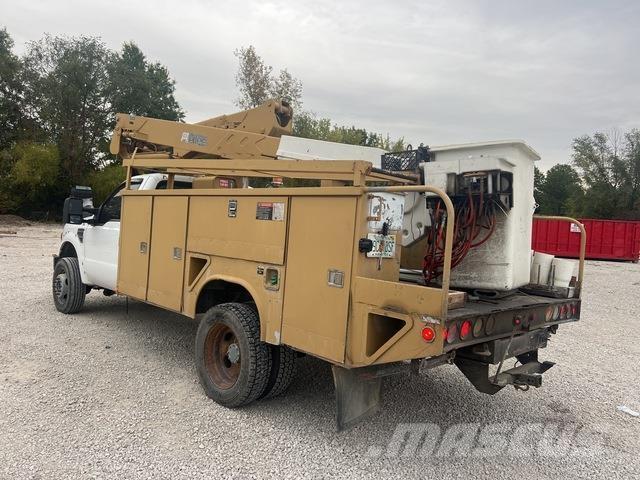 Ford F-550 Truck mounted platforms