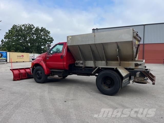 Ford F-650 Snow blades and plows