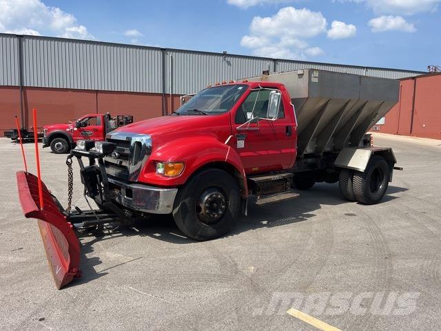 Ford F-650 Snow blades and plows