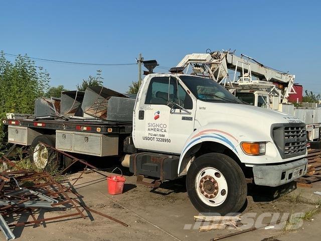 Ford F-650 Flatbed / Dropside trucks