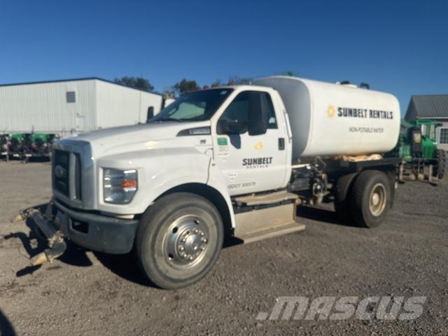Ford F-650 Water bowser
