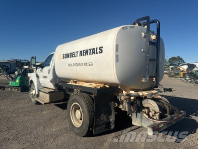 Ford F-650 Water bowser
