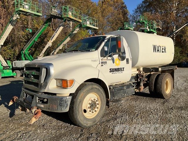 Ford F-650 Water bowser