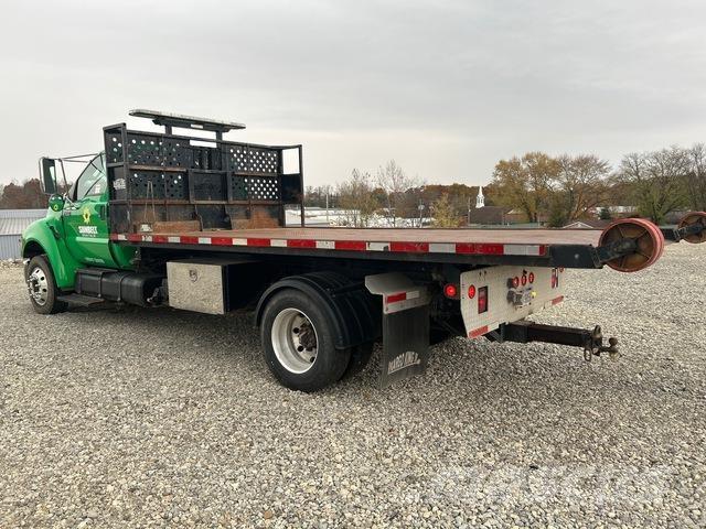 Ford F-650 Hook lift trucks