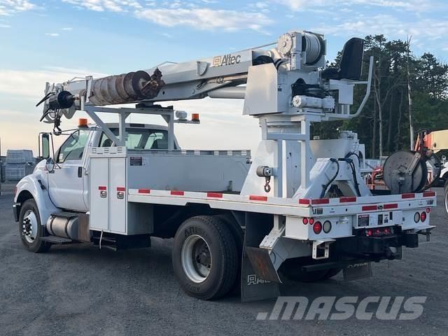 Ford F-750 Truck mounted drill rig
