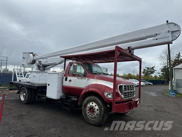 Ford F-750 Truck mounted platforms