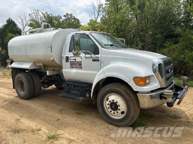 Ford F-750 Water bowser