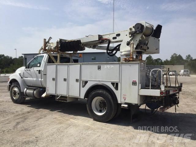 Ford F-750 Truck mounted drill rig