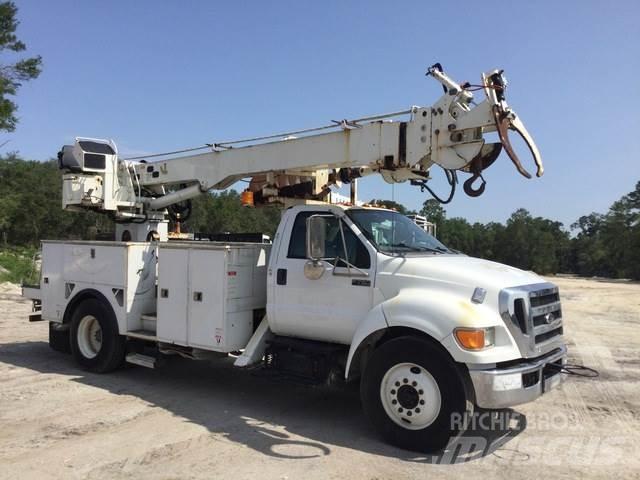 Ford F-750 Truck mounted drill rig