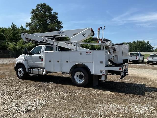 Ford F-750 Truck mounted platforms
