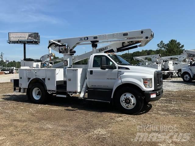 Ford F-750 Truck mounted platforms