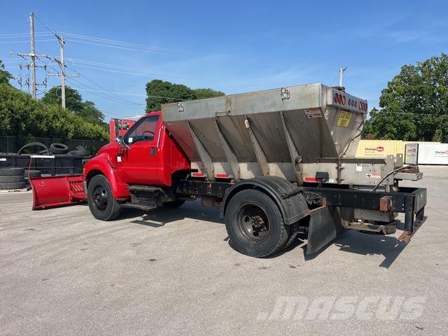 Ford F-750 Snow blades and plows