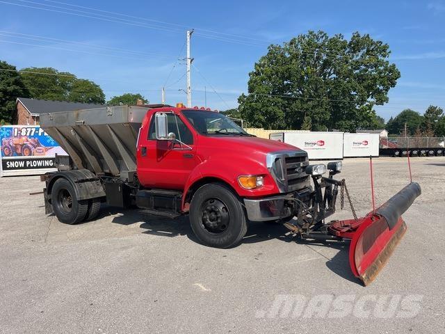 Ford F-750 Snow blades and plows