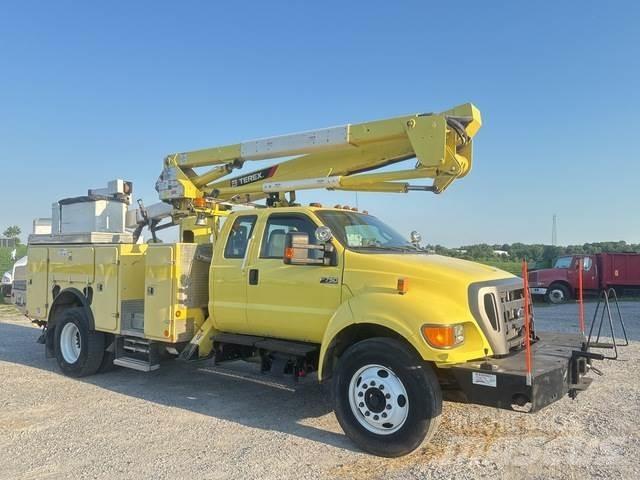 Ford F-750 Truck mounted platforms