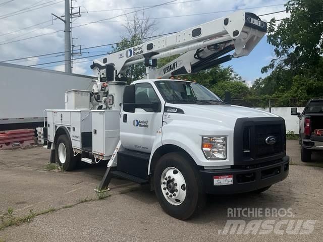 Ford F-750 Truck mounted platforms