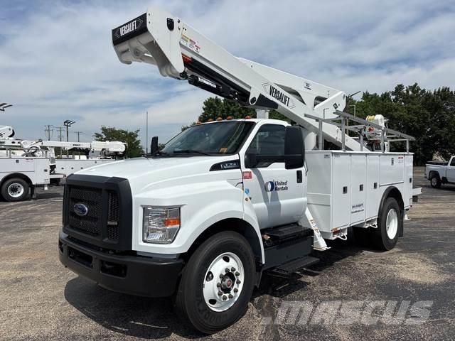Ford F-750 Truck mounted platforms