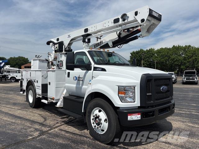 Ford F-750 Truck mounted platforms