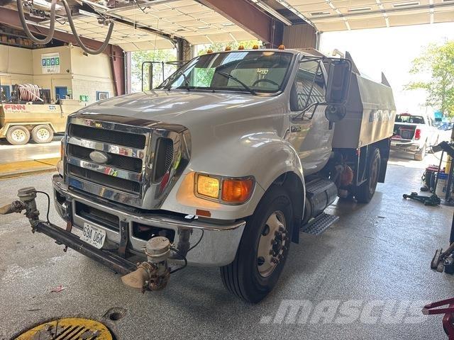Ford F-750 Water bowser