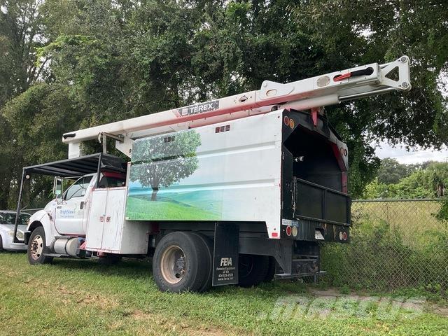 Ford F-750 Truck mounted platforms