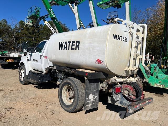 Ford F-750 Water bowser