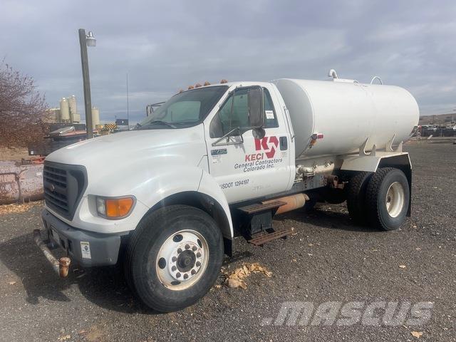 Ford F-750 Water bowser