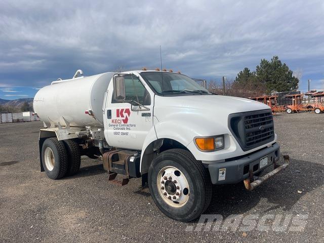 Ford F-750 Water bowser