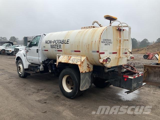 Ford F-750 Water bowser