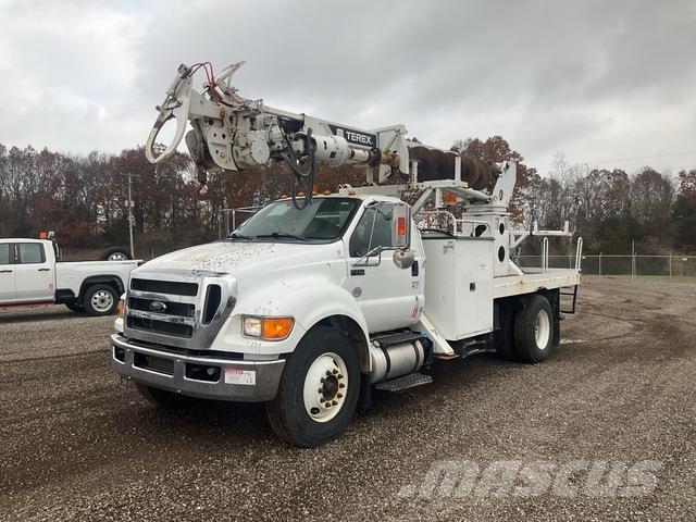 Ford F750 Truck mounted drill rig