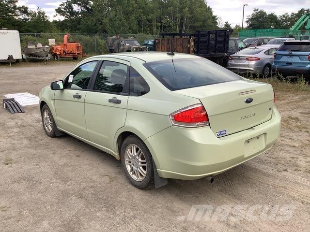 Ford Focus SE Cars