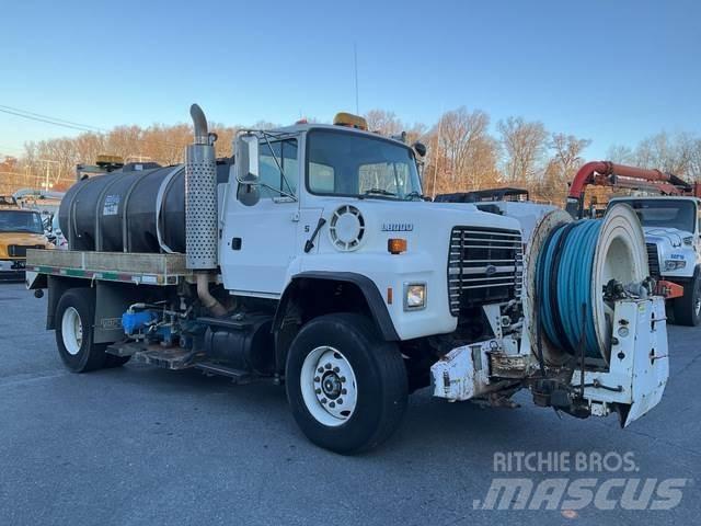 Ford L9000 Commercial vehicle